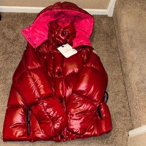 Moncler Parana Short Down Jacket